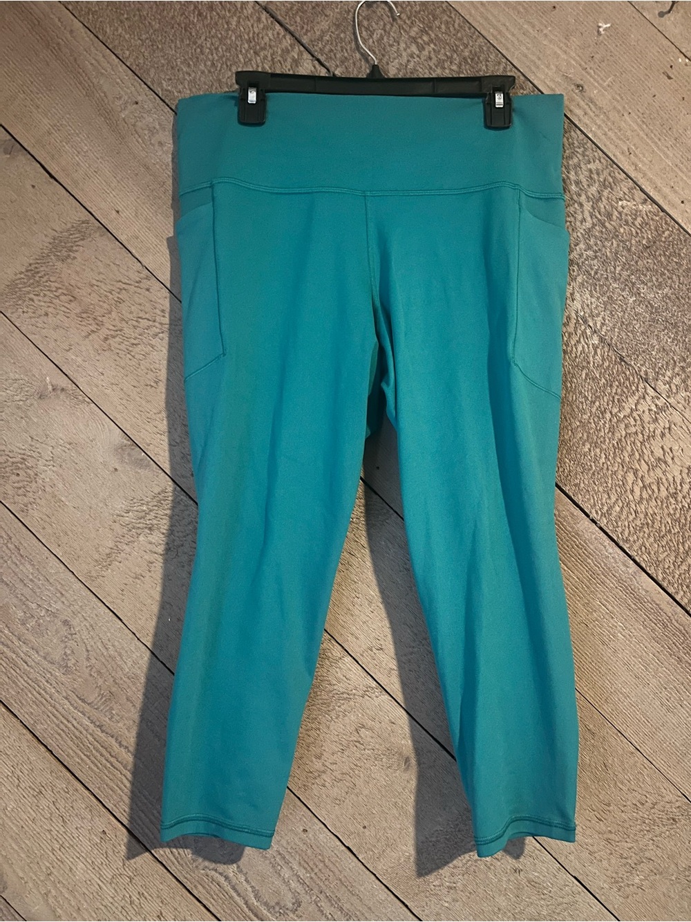 Athleta Teal Salutation Stash 7/8 Tight Cropped Leggings